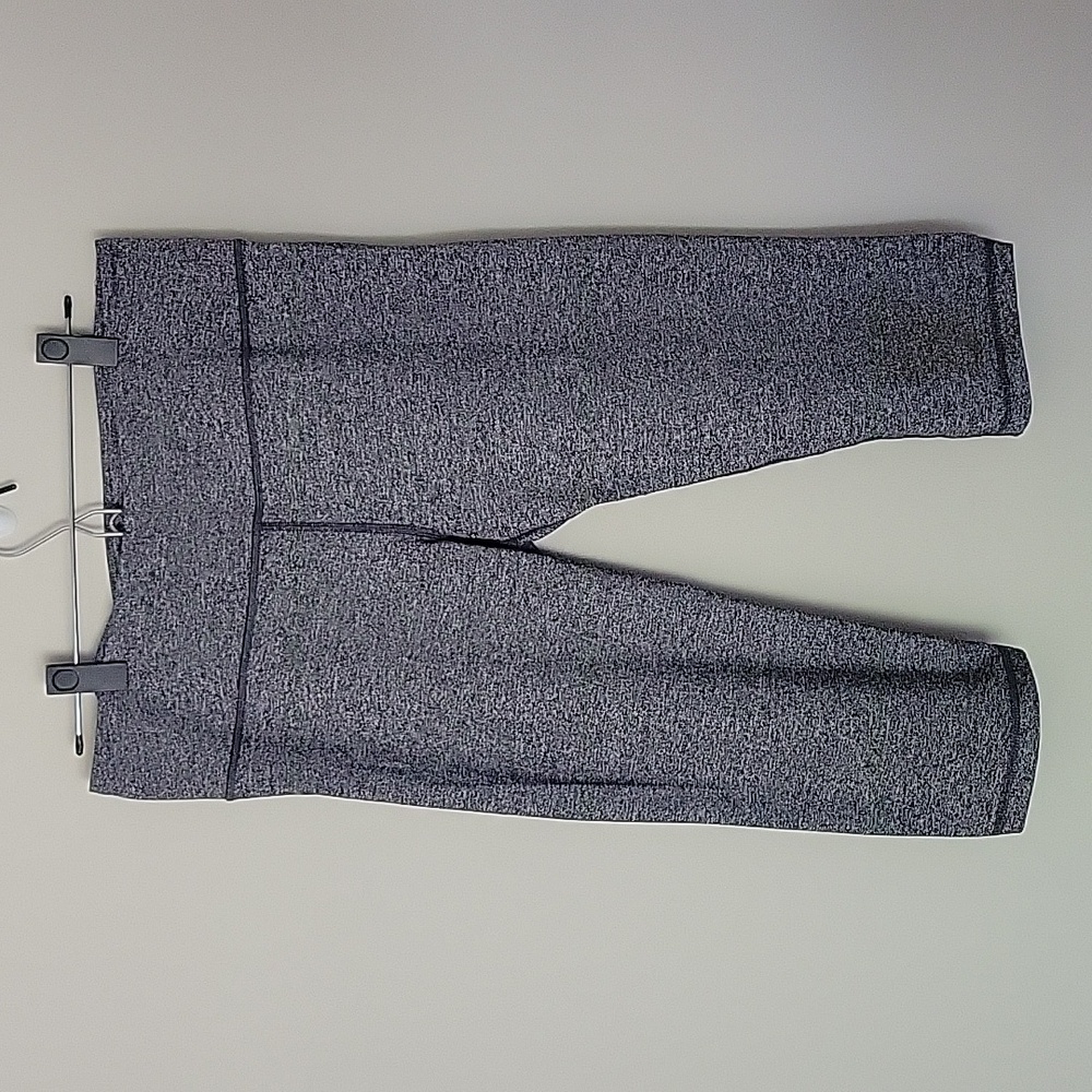 Victoria's Secret Knockout Crop Leggings Size L